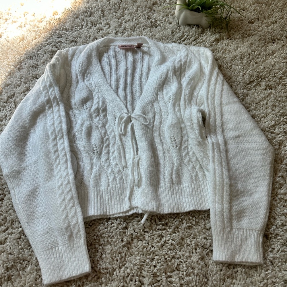 Willow & Root adorable vintage white tie princess string cardigan top sw…